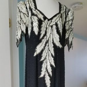 Formal sequence blk/white Long dress size 10